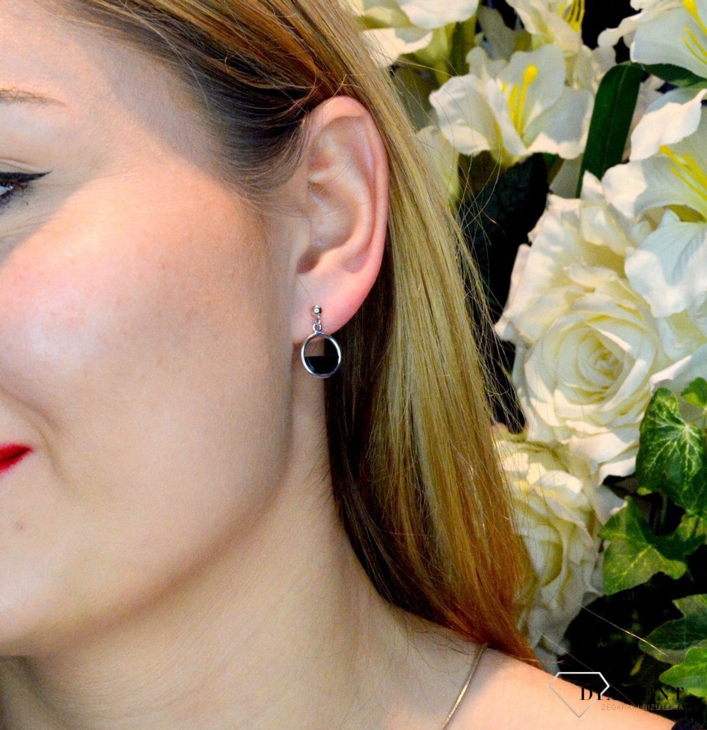 Kolczyki okrągłe srebrne wiszące z czarnym elementem 27127592CZ.jpg