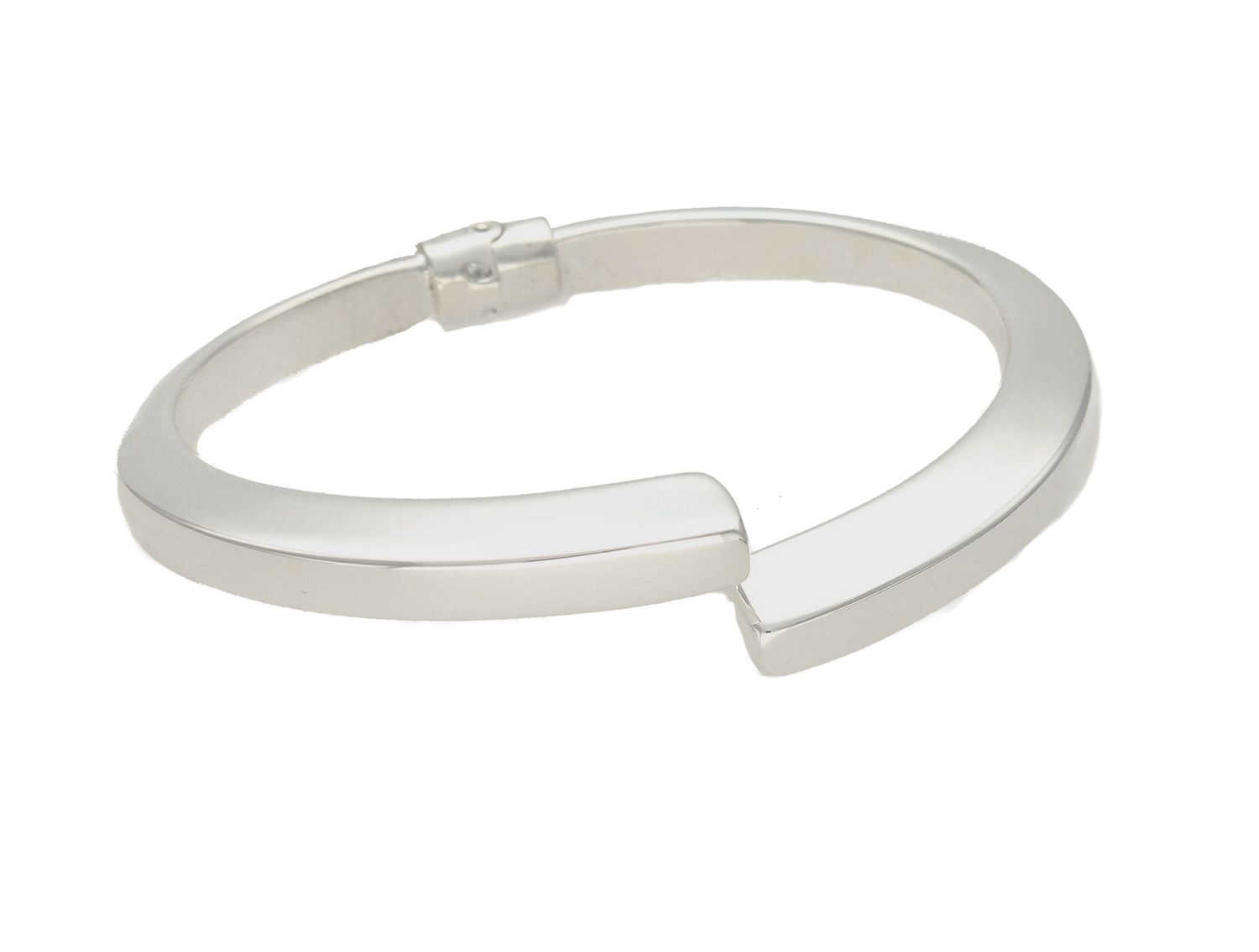 Bransoletka damska srebrna sztywna o gładkiej powierzchni 27261026. Bransoletka damska srebrna sztywna o gładkiej powierzchni. Bransoletka srebrna gładka dla każdej kobiety. Biżuteria wykona z najwyższej próby srebra 925 to idealny p.jpg