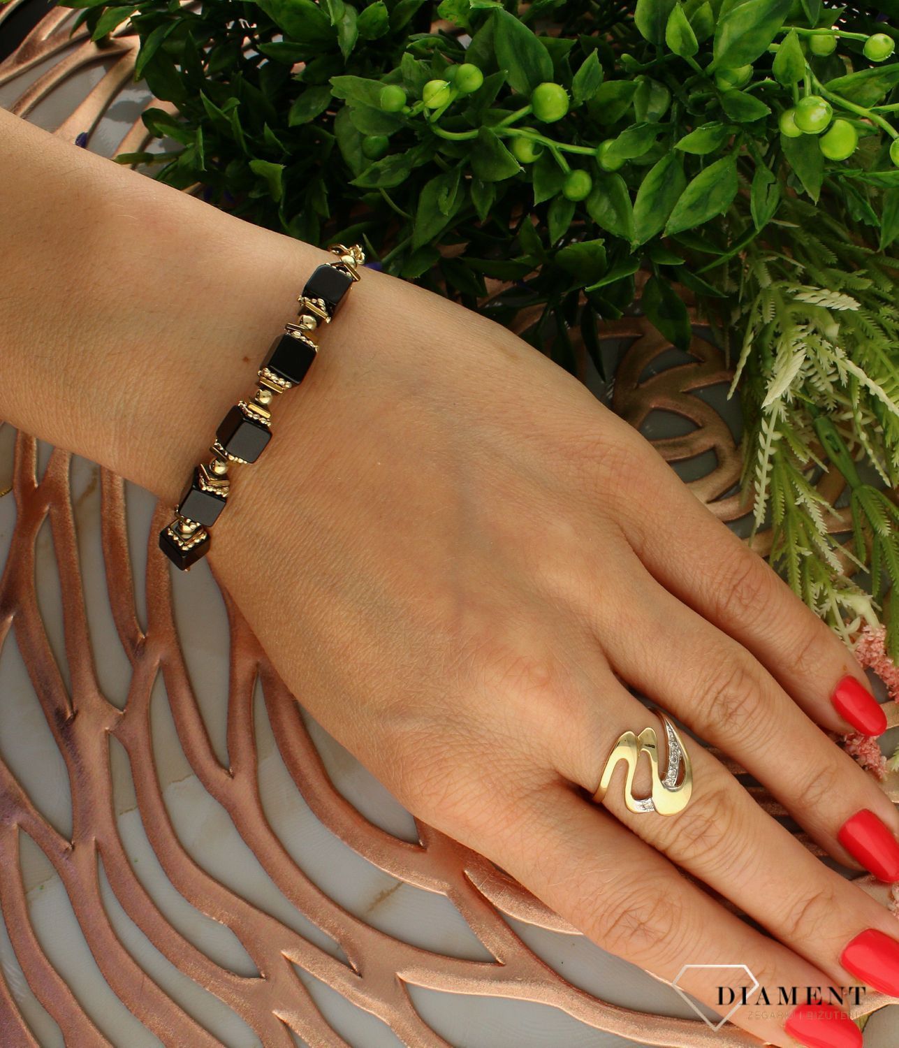 Bransoletka damska srebrna pokryta złotem z onyksem 27283475. Bransoletka damska srebrna. Bransoletka damska z kamieniem. Bransoletka damska z onyksem. Bransoletka srebrna pokryta złotem idealna na prezent. Bransoletka pozła.jpg