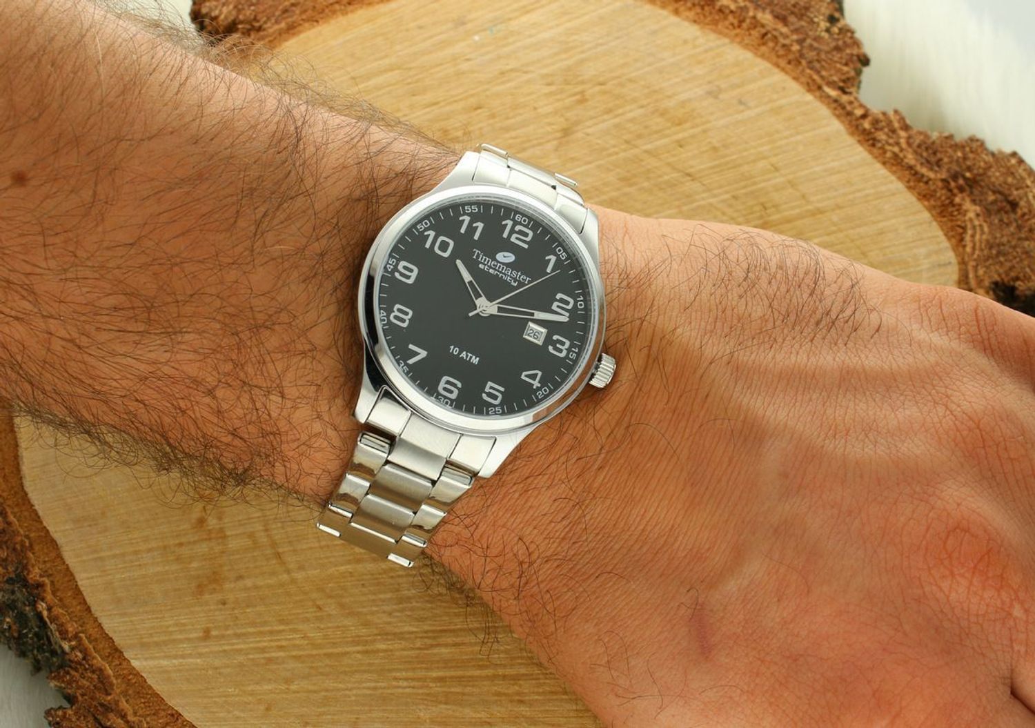 Męski zegarek TIMEMASTER 27402 – stalowa bransoleta, czarna tarcza, datownik i wodoszczelność 100M. Precyzyjny mechanizm kwarcowy. 3 lata gwarancji. Kup teraz online!1.jpg