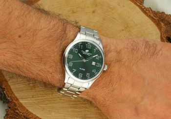 Zegarek TIMEMASTER 27404 – męski model z zieloną tarczą, stalową bransoletą, datownikiem i wodoszczelnością 100M. Elegancki i funkcjonalny. Gwarancja 3 lata. Kup online!2.jpg