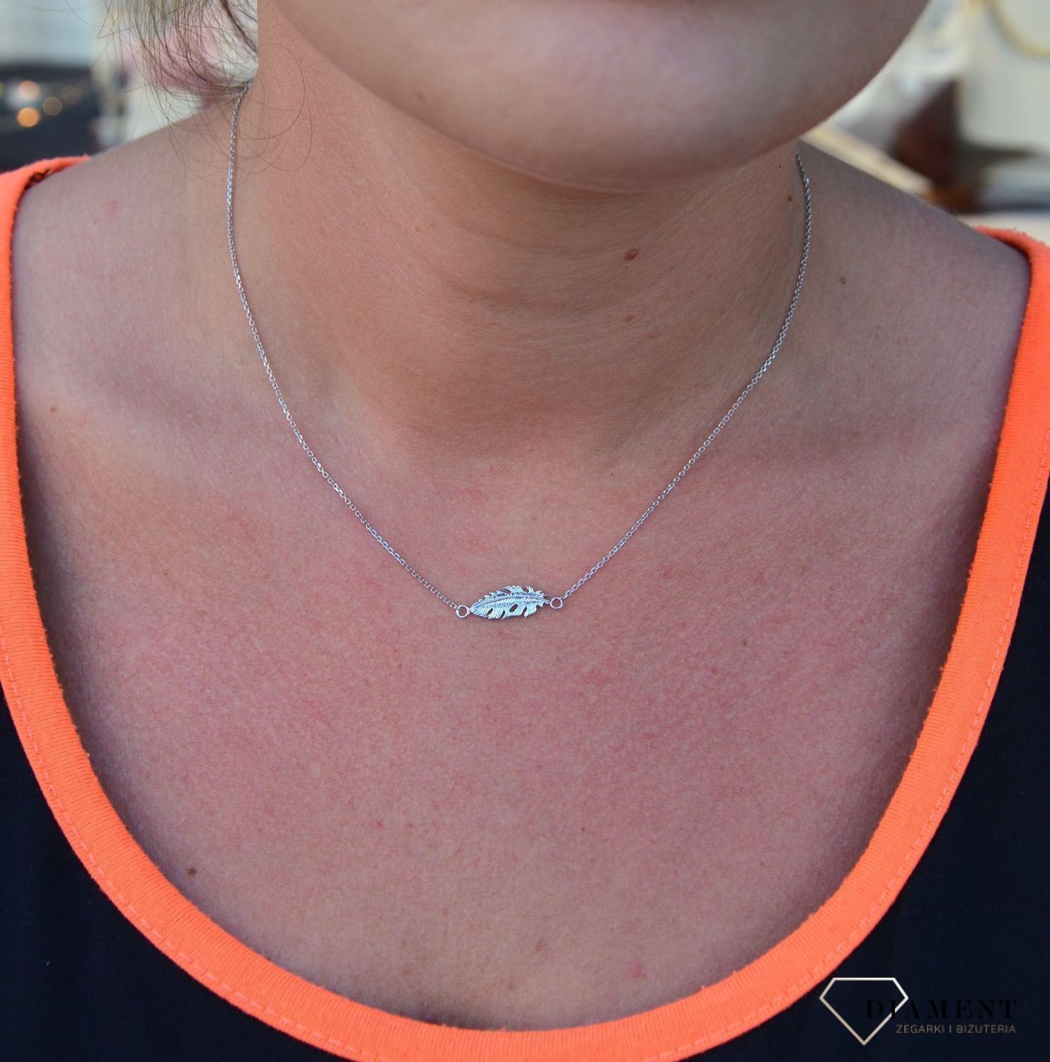 Srebrny naszyjnik celebrytka z zawieszką piórko 274120760270.jpg