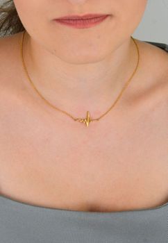 Naszyjnik srebrny 925 z motywem linii życia. Wymiary zawieszki 2,5 x 1,5 cm, zapięcie na karabińczyk. Lekka i symboliczna biżuteria z przesłaniem (1).JPG