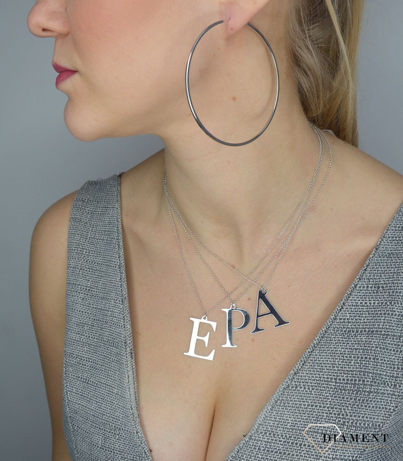 Srebrny naszyjnik literka P 274621160420.jpg