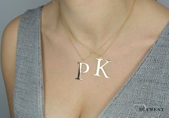 Srebrna duża literka pozłacana K na łańcuszku (1).JPG