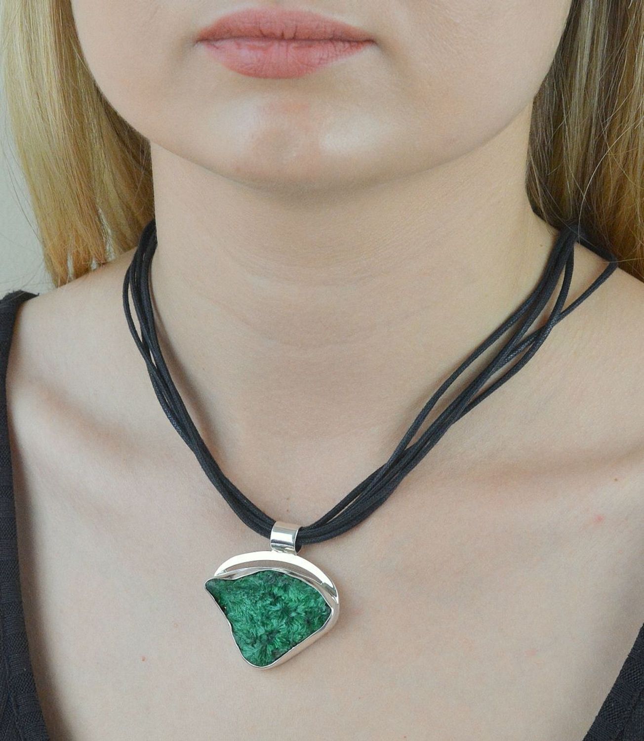 Naszyjnik czarny Sznurek woskowany 27471017016.  Naszyjnik sznurek. Sznurek czarny. Naszyjnik sznurek typu choker. Naszyjnik dla kobiety jak i mężczyzny. Naszyjnik boho. Naszyjnik na lato. Naszyjnik uniwers.jpg