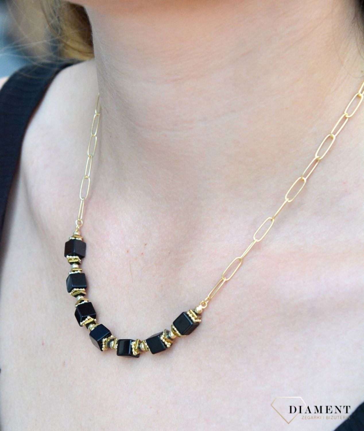 Naszyjnik damski srebrny pokryty zlotem z onyksem 27483475. Naszyjnik damski srebrny. Naszyjnik srebrny damski z onyksem. Naszyjnik srebrny onyksem. Naszyjnik srebrny damski z kamieniem. Naszyjnik idealny na każdą okazję..jpg