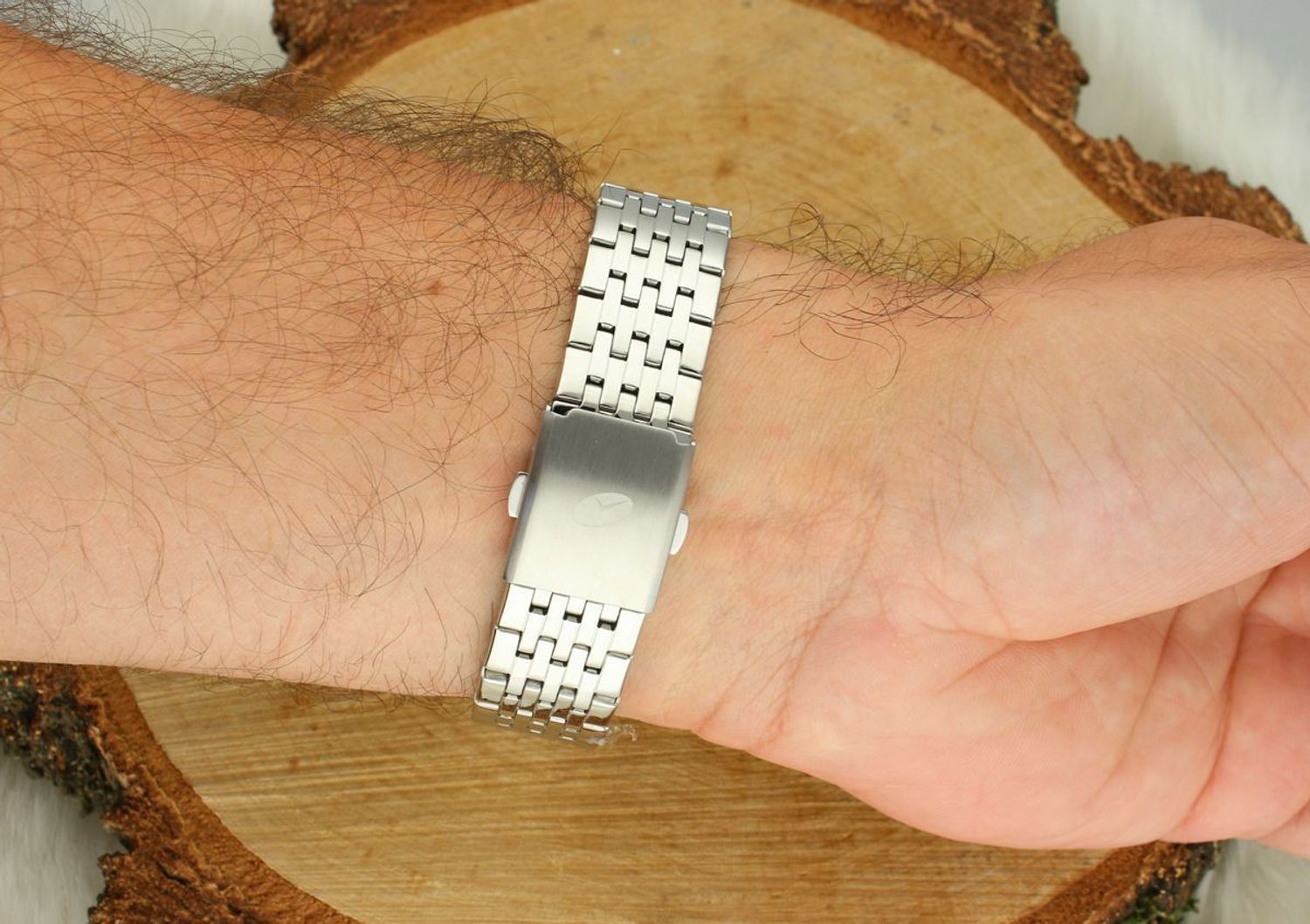 Stylowy zegarek męski z granatową tarczą, mechanizmem Miyota 2350 i podwójnym datownikiem. Stal nierdzewna, wodoszczelność 10 ATM. Idealny do codziennych i eleganckich stylizacji.1.jpg