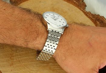 Stylowy zegarek TIMEMASTER 27505 z białą tarczą, pełnym datownikiem i stalową bransoletą. Kwarcowy mechanizm, wodoszczelność 100M, gwarancja 3 lata. Sprawdź teraz!3.jpg