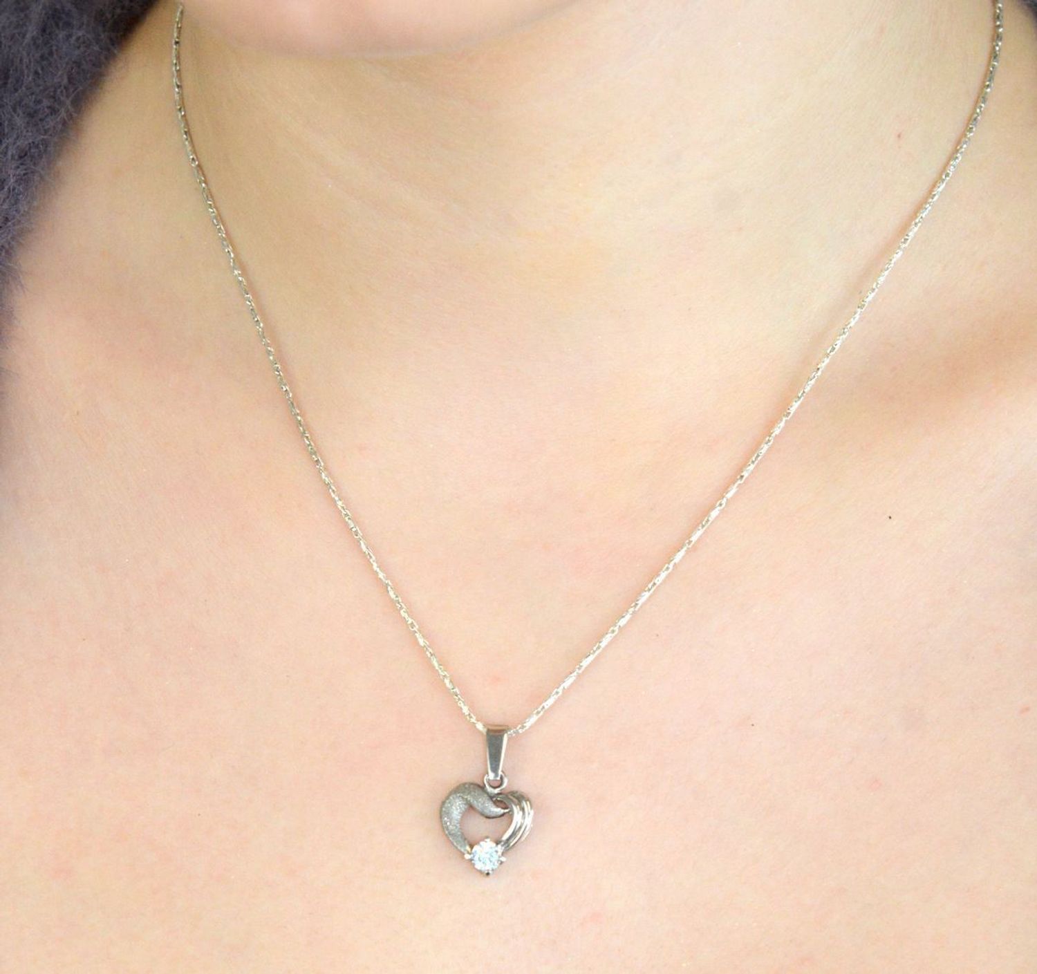 Zawieszka damska srebrna Ag 925 serce z cyrkonią 276220430200.jpg