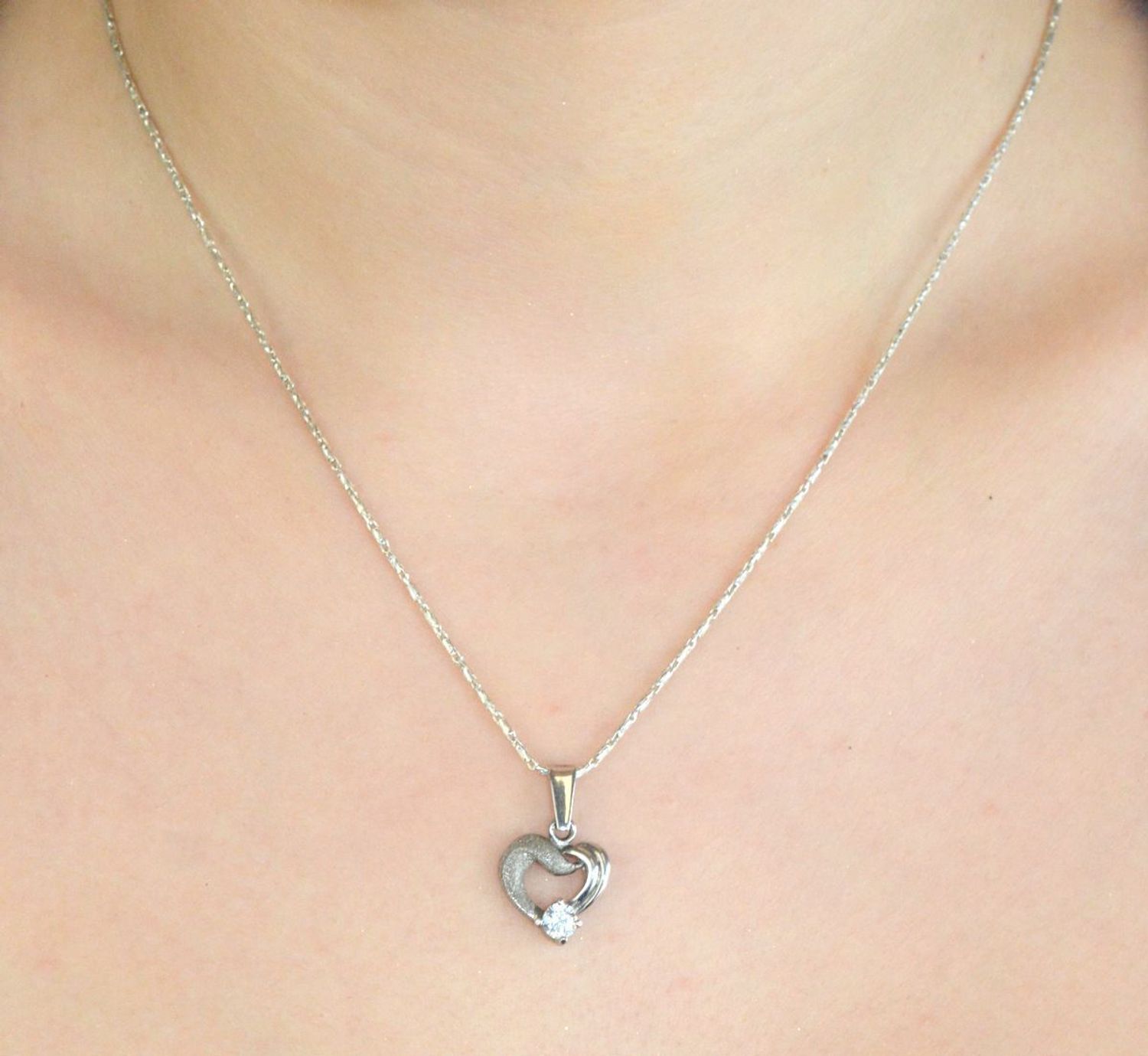 Zawieszka damska srebrna Ag 925 serce z cyrkonią 276220430200.jpg