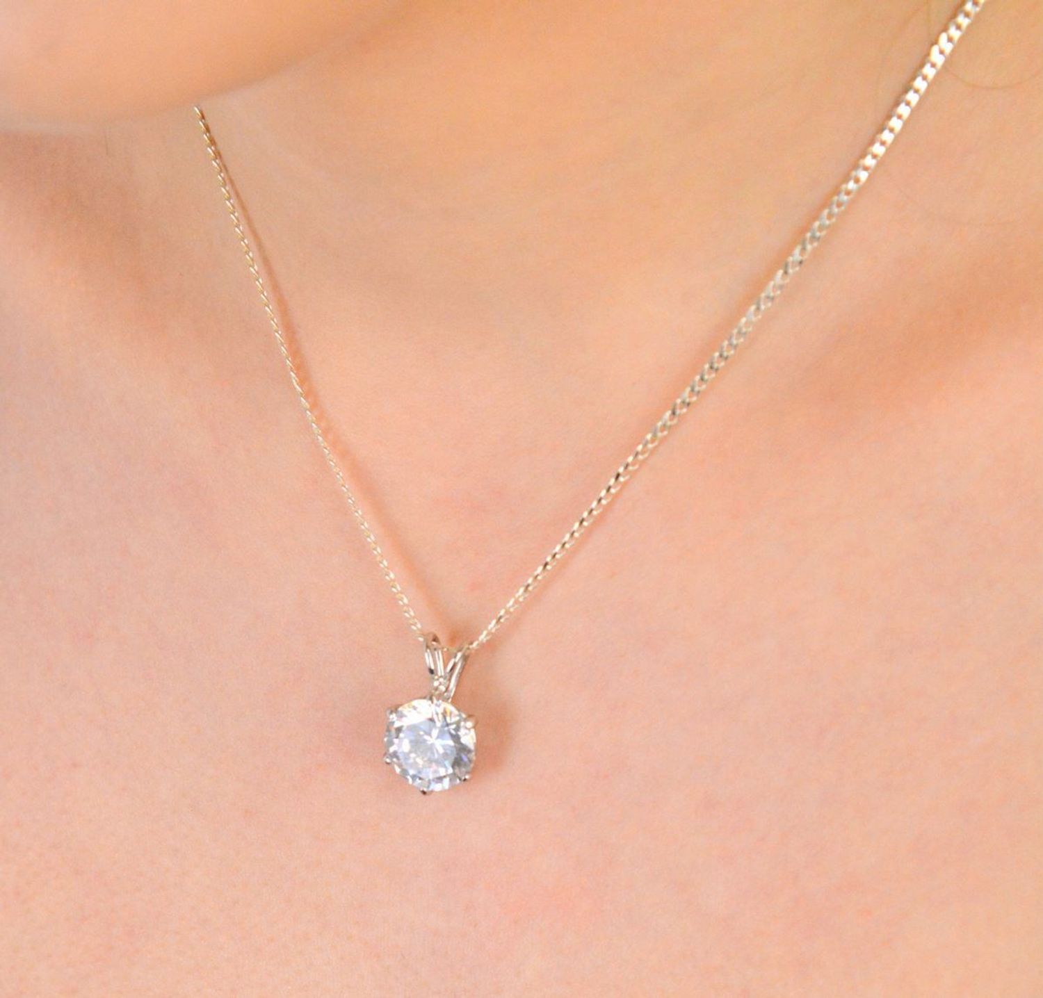 Zawieszka srebrna próba 925, duża cyrkonia okrągła 276222770360W a elegancka zawieszka to idealne połączenie klasyki i blasku. Wykonana z wysokiej jakości srebra próby 925 1.jpg