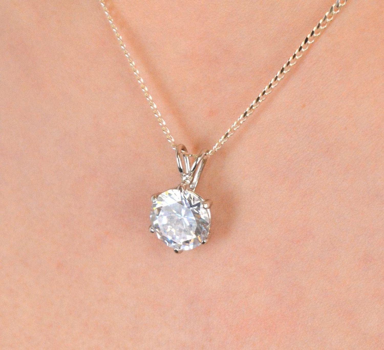 Zawieszka srebrna próba 925, duża cyrkonia okrągła 276222770360W a elegancka zawieszka to idealne połączenie klasyki i blasku. Wykonana z wysokiej jakości srebra próby 925 1.jpg