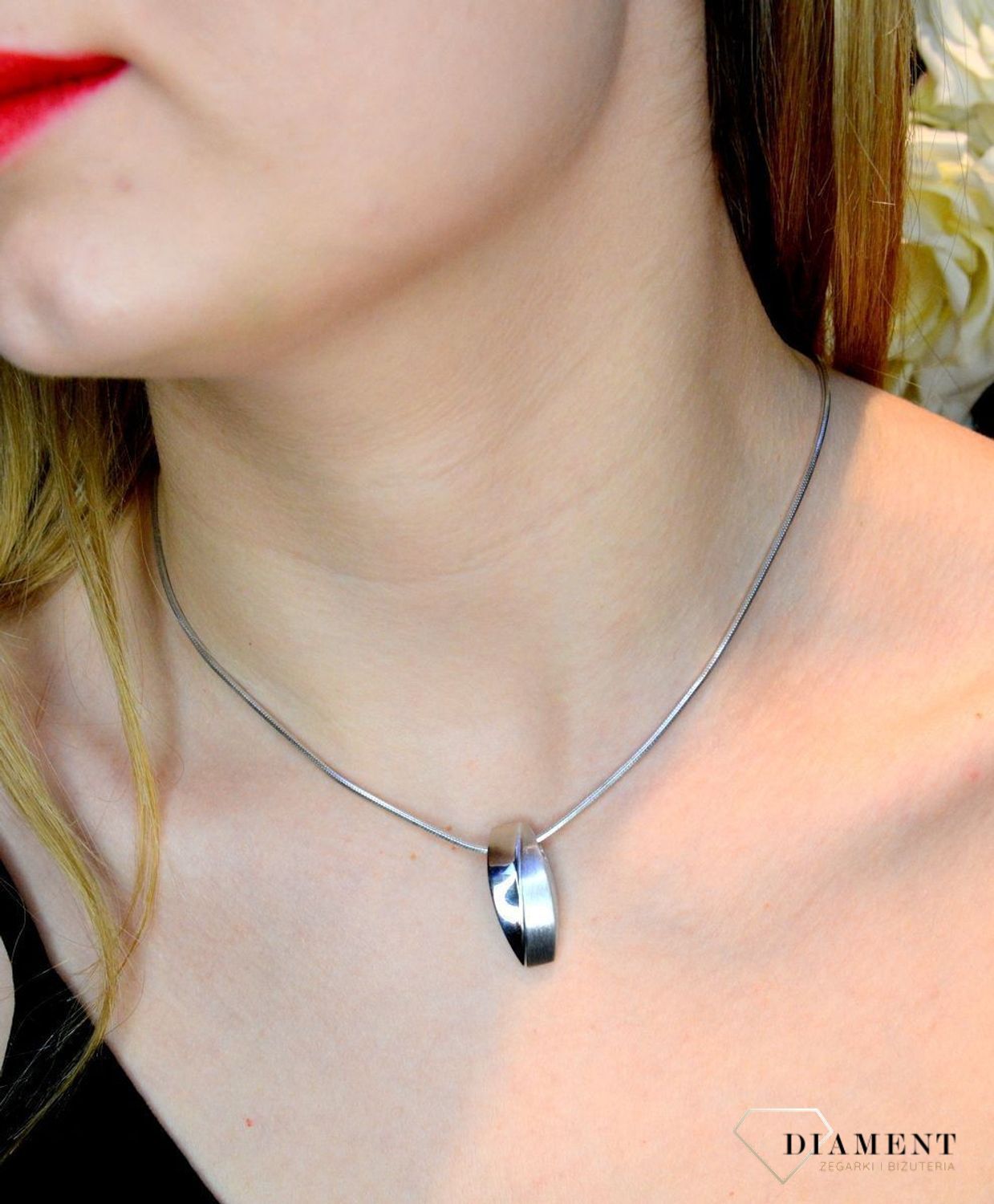 Zawieszka srebrna o asymetrycznym kształcie 27622971.jpg