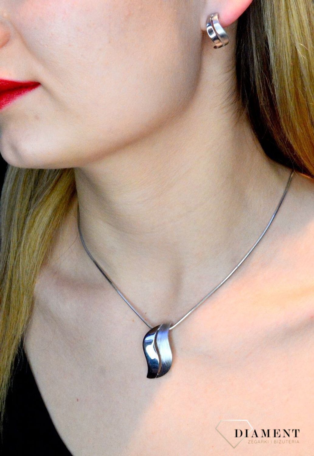 Zawieszka srebrna asymetryczna 27622973.jpg