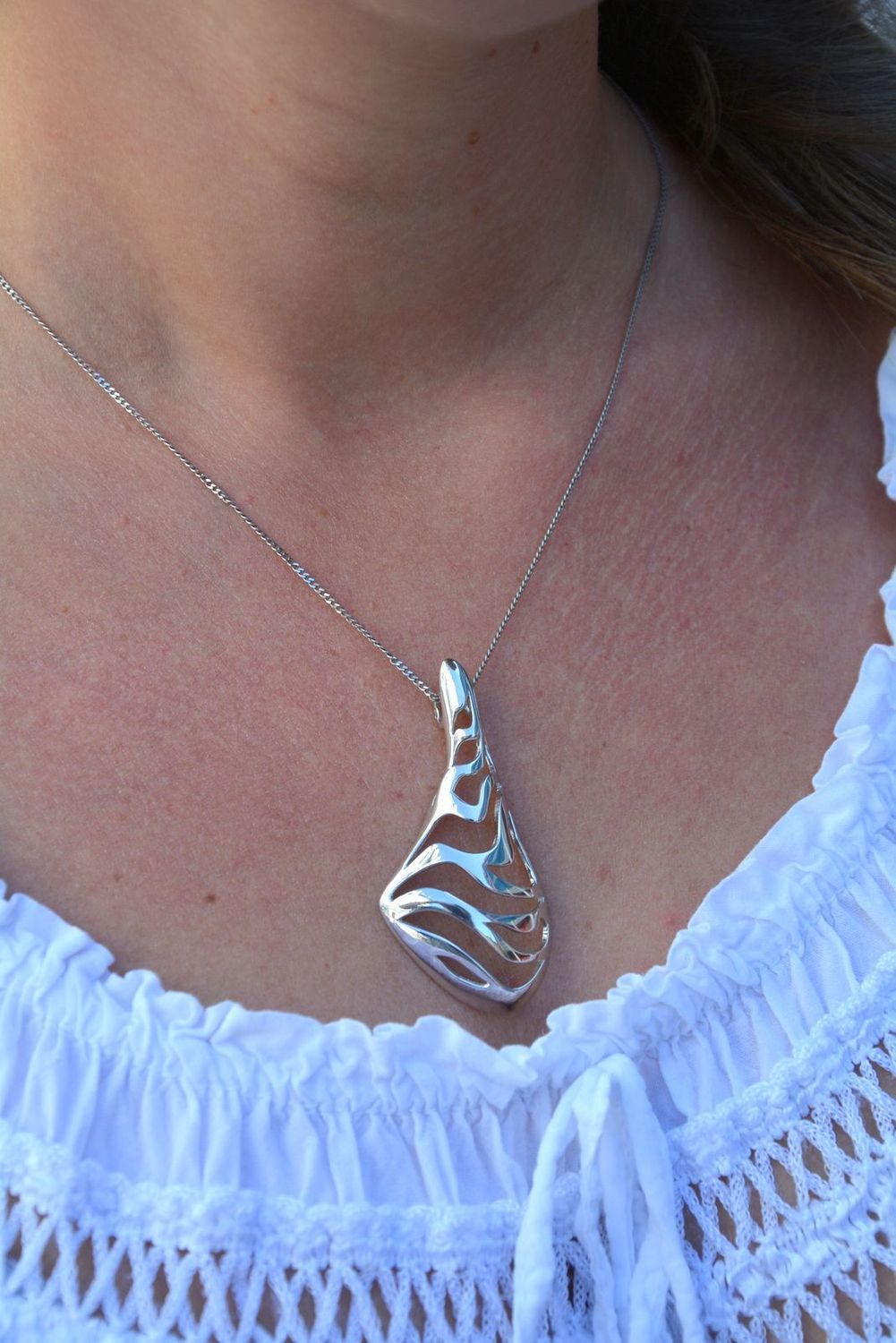 Zawieszka srebrna ażurowa 'Asymetryczny design' 276271480720.jpg