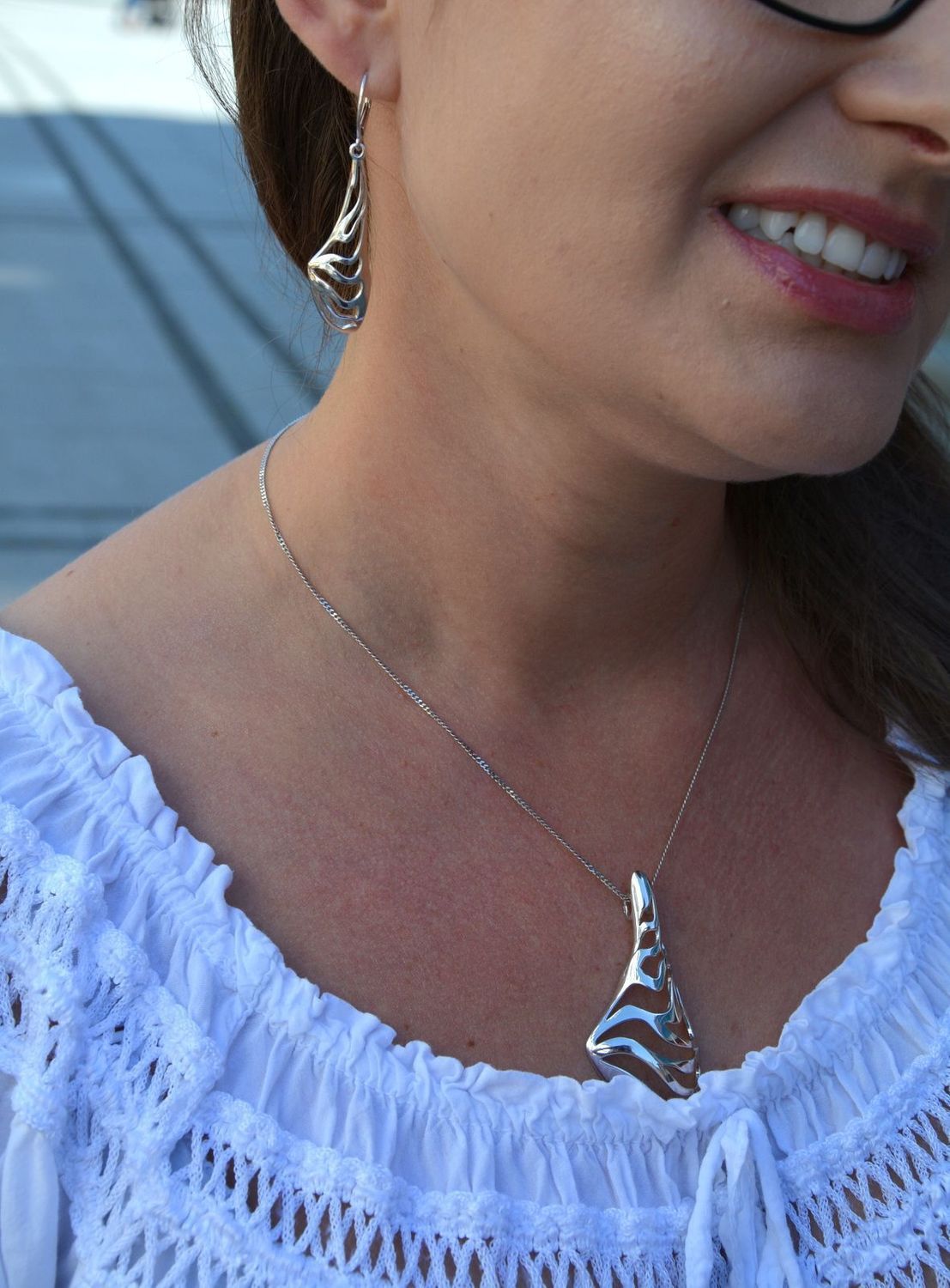 Zawieszka srebrna ażurowa 'Asymetryczny design' 276271480720.jpg