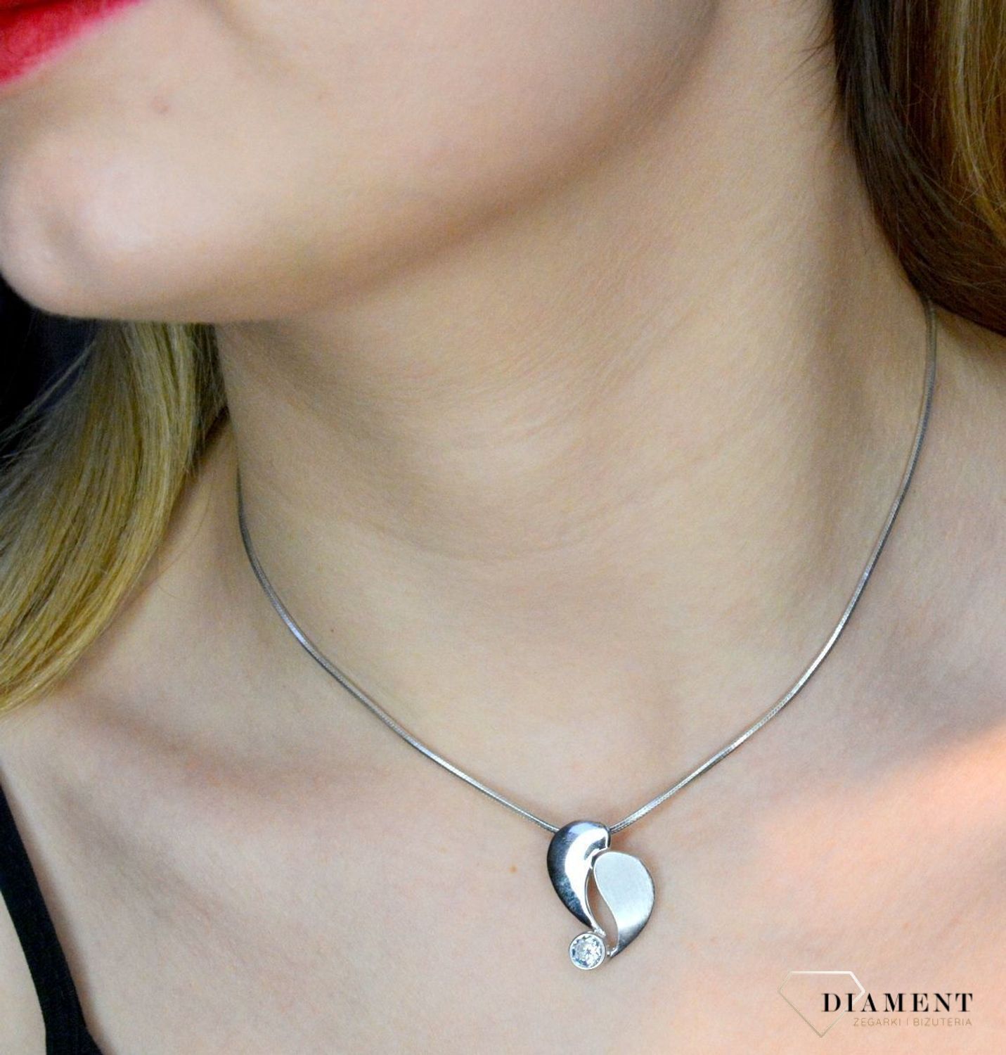 Zawieszka srebrna z cyrkonią 27627243.jpg