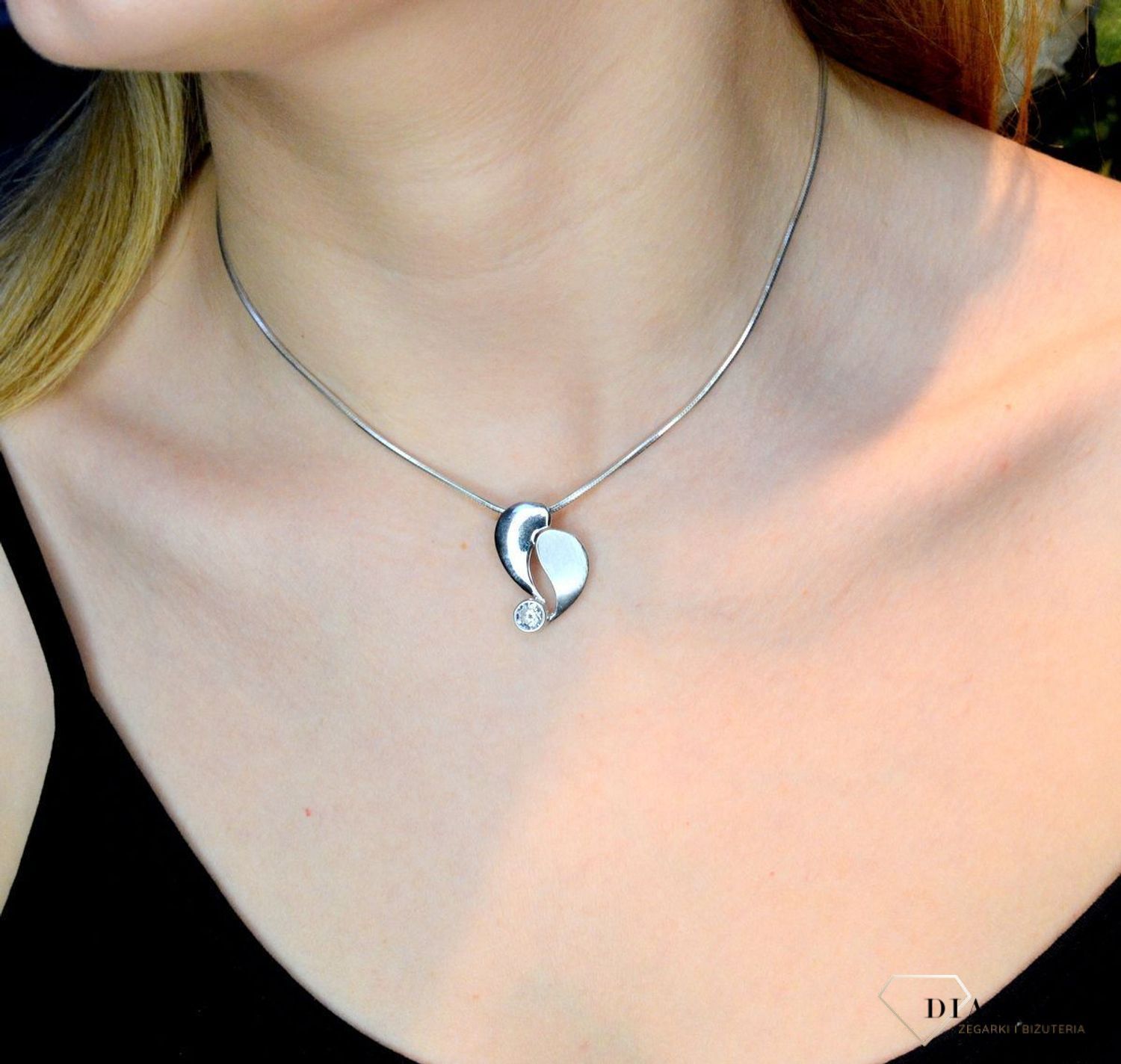 Zawieszka srebrna z cyrkonią 27627243.jpg