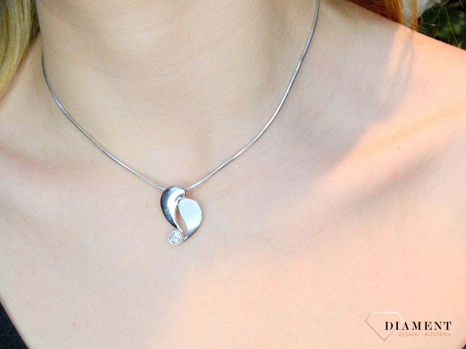 Zawieszka srebrna z cyrkonią 27627243.jpg