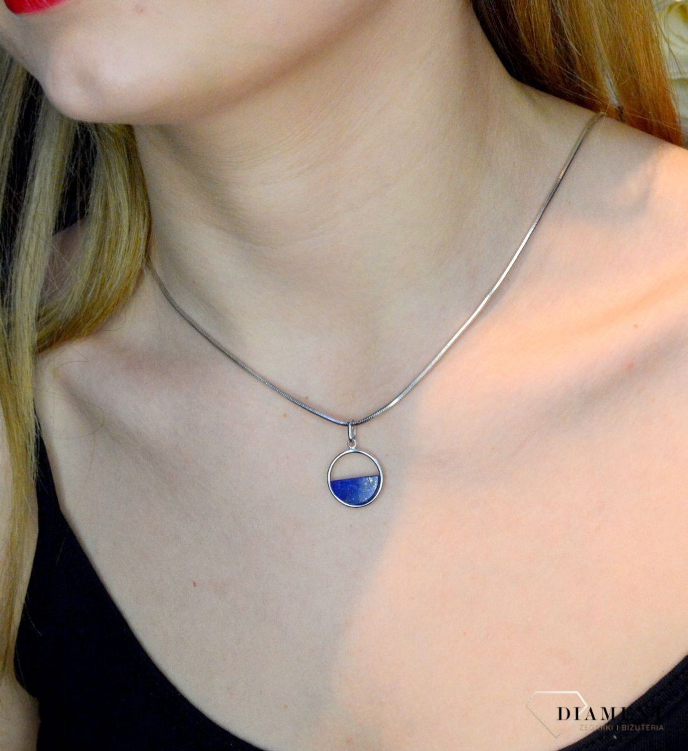 Zawieszka srebrna okrągła z niebieskim elementem 27627592.jpg