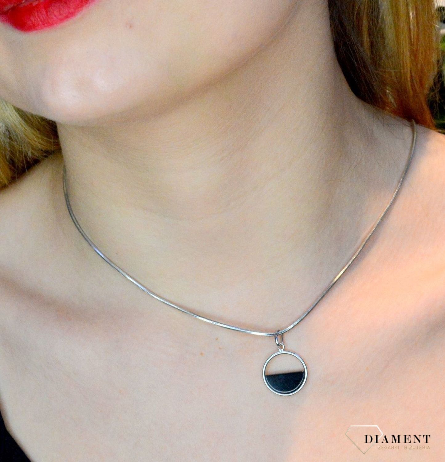 Zawieszka srebrna okrągła z czarnym elementem 925 27627592CZ.jpg