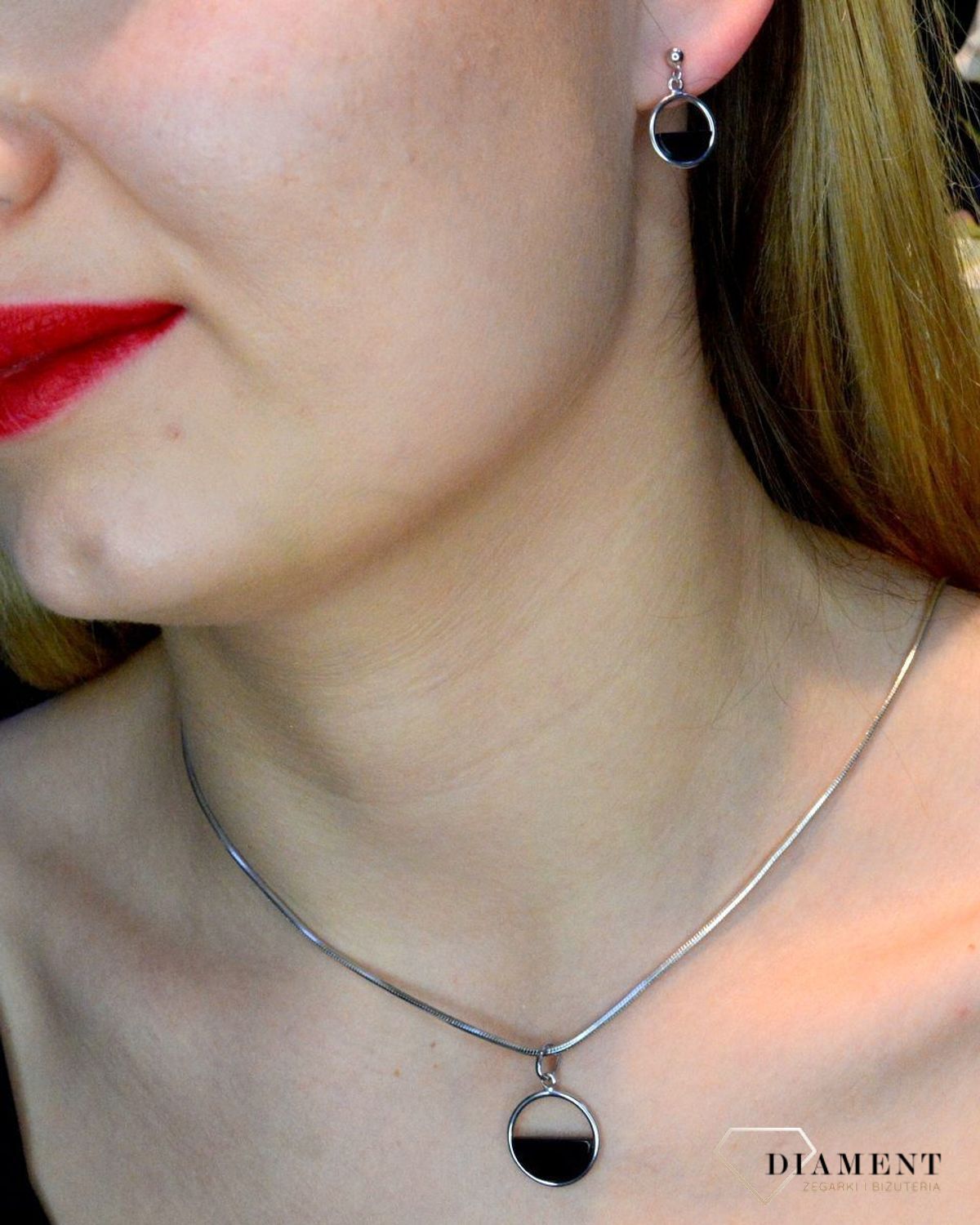 Zawieszka srebrna okrągła z czarnym elementem 925 27627592CZ.jpg