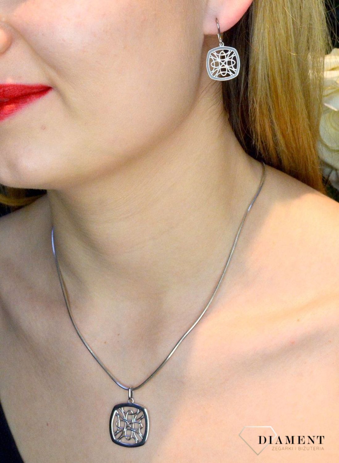 Zawieszka srebrna ażurowa 27627609.jpg