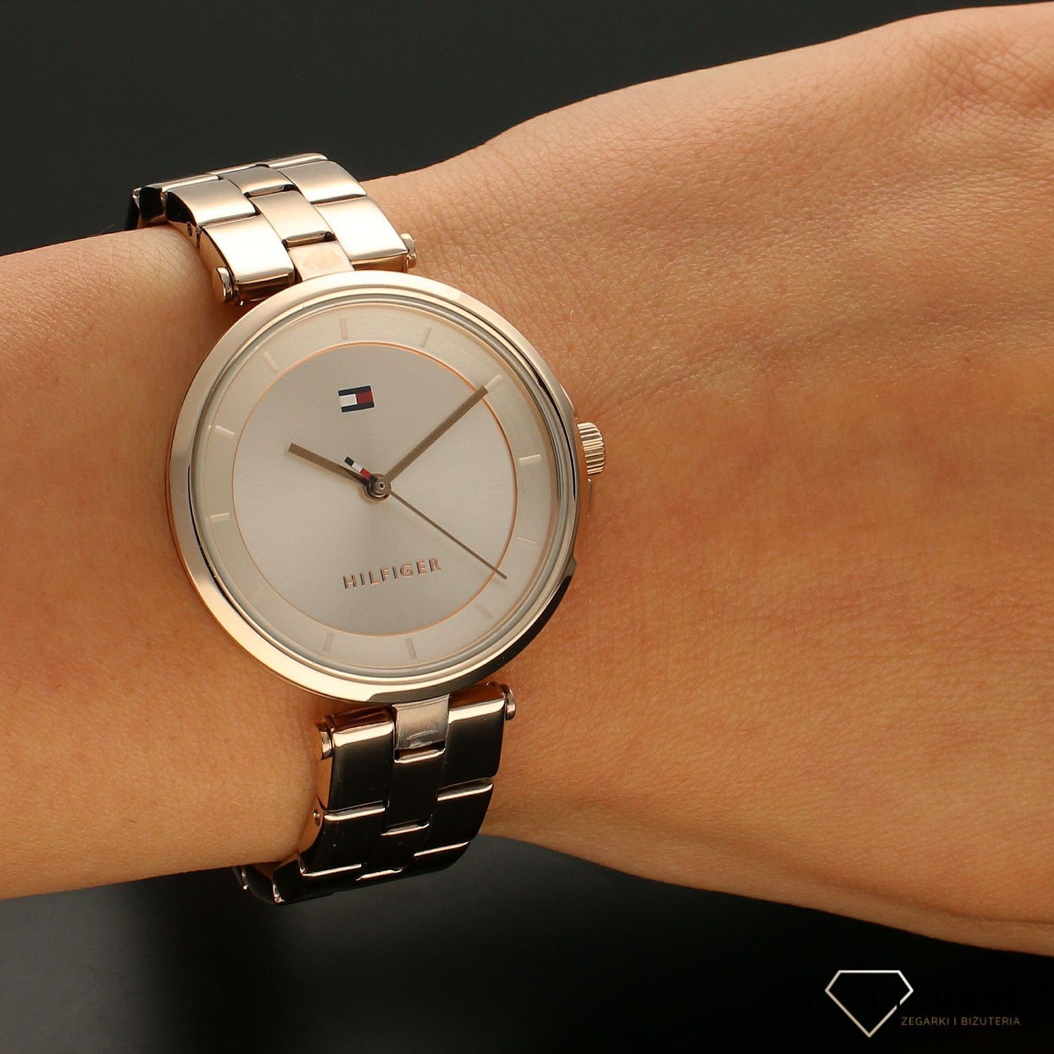 Zegarek damski Tommy Hilfiger 2770103 Cami na bransolecie w zestawie z kolczykami.jpg