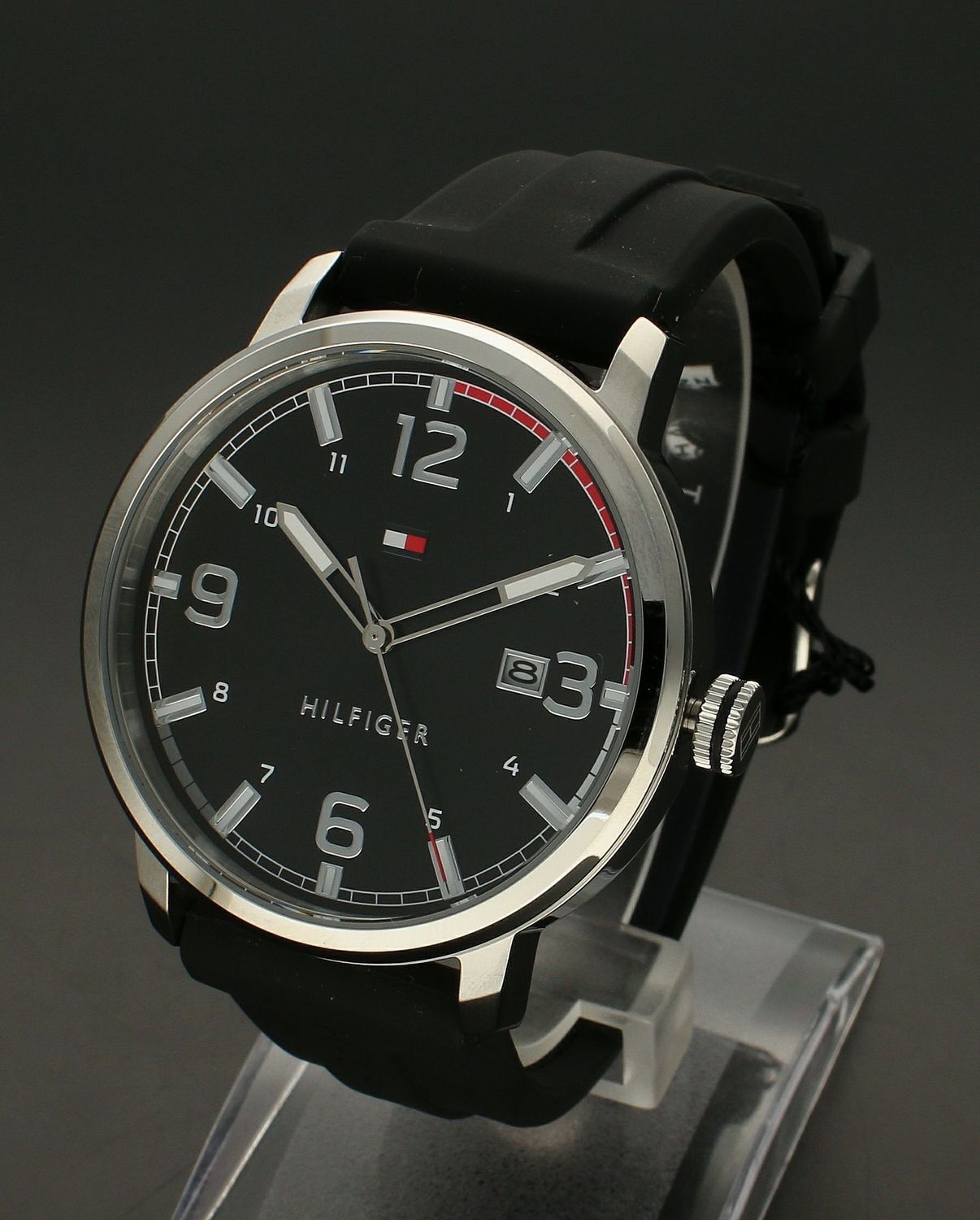 Zegarek męski na pasku silikonowym Tommy Hilfiger Gift Set 2770149 w zestawie z bransoletką męską w kolorze czerwonym 2770149..jpg