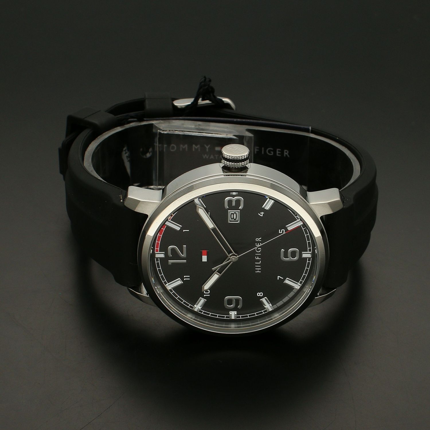 Zegarek męski na pasku silikonowym Tommy Hilfiger Gift Set 2770149 w zestawie z bransoletką męską w kolorze czerwonym 2770149..jpg