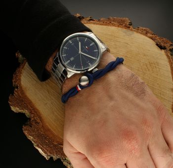 Zegarek męski na bransolecie Tommy Hilfiger Gift Set 2770149 w zestawie z bransoletką męską w kolorze czerwonym 2770149 (1).jpg