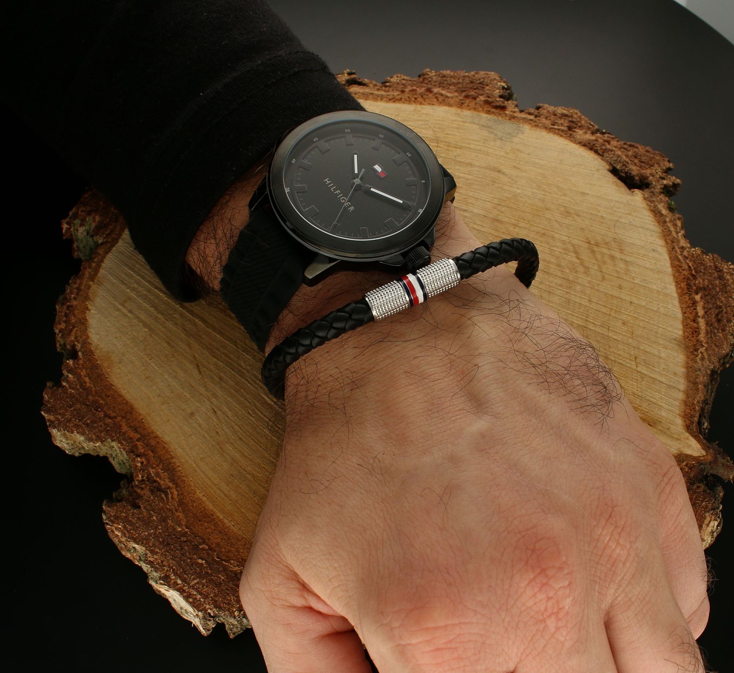 Zegarek męski Tommy Hilfiger set 2770151 w zestawie ze skórzaną bransoletką męską.jpg