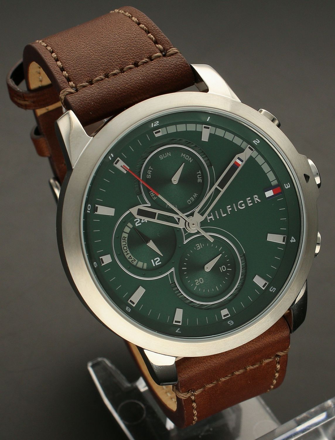 Męski zestaw prezentowy zegarek  Tommy Hilfiger Jameson Le 2770154  z bransoletką w zestawie.jpg