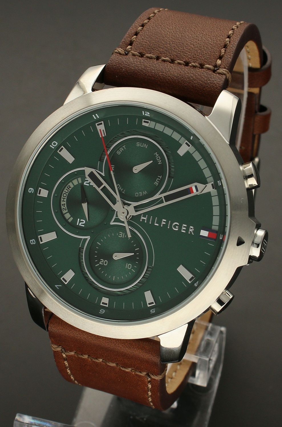 Męski zestaw prezentowy zegarek  Tommy Hilfiger Jameson Le 2770154  z bransoletką w zestawie.jpg