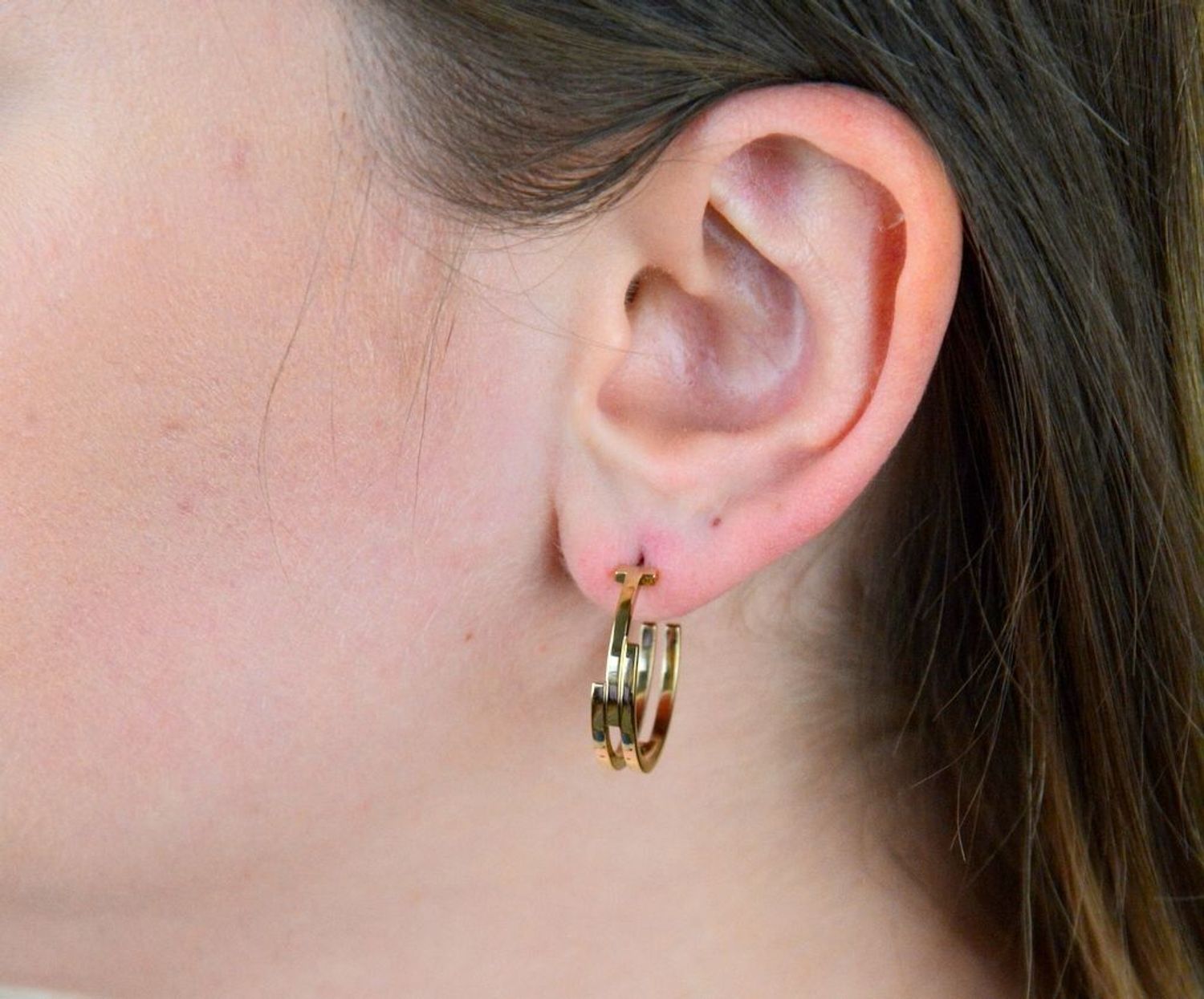 Kolczyki damskie koła Tommy Hilfiger koła 2780388 ✓Biżuteria Tommy Hilfiger✓Kolczyki w kolorze złotym w Sklepie z Biżuterią zegarki-diament.pl✓Piękne i Eleganckie kolczyki✓Darmowa wysyłka✓ (2).jpg