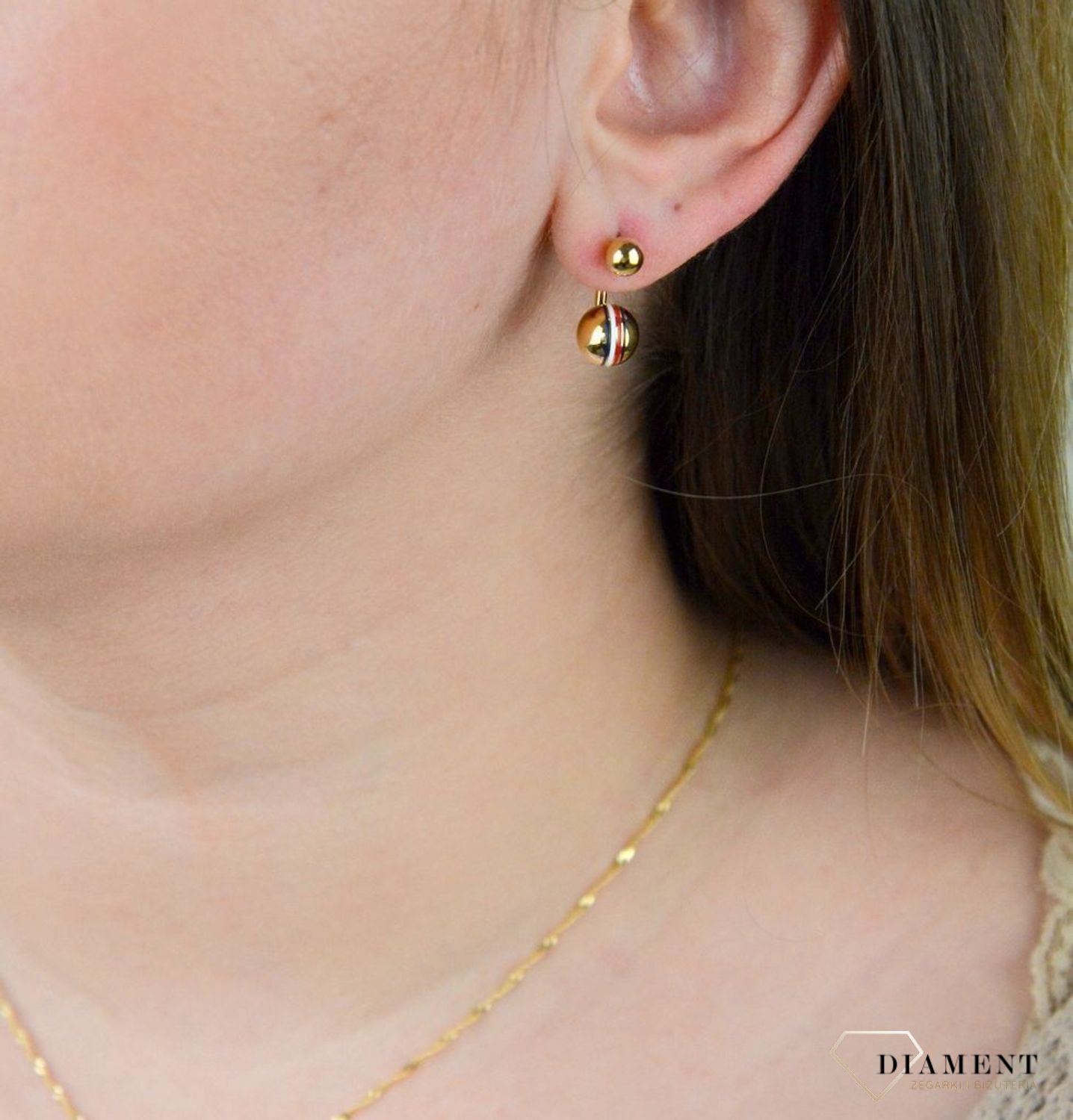 Kolczyki damskie Tommy Hilfiger kulki 2780497 ✓Biżuteria Tommy Hilfiger✓Kolczyki w kolorze złotym w Sklepie z Biżuterią zegarki-diament.pl✓Piękne i Eleganckie kolczyki✓Darmowa wysyłka✓ (1).jpg