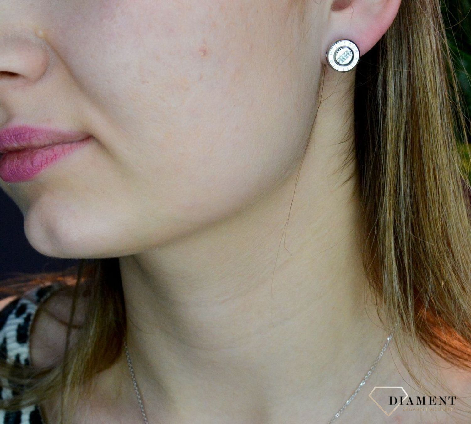 Kolczyki damskie stalowe Tommy Hilfiger 2780612. Kolczyki ze stali. Markowe kolczyki. Kolczyki damskie wkrętki. Kolczyki z tomiego. Prezent na walentynki. Na prezent dla żony..jpg