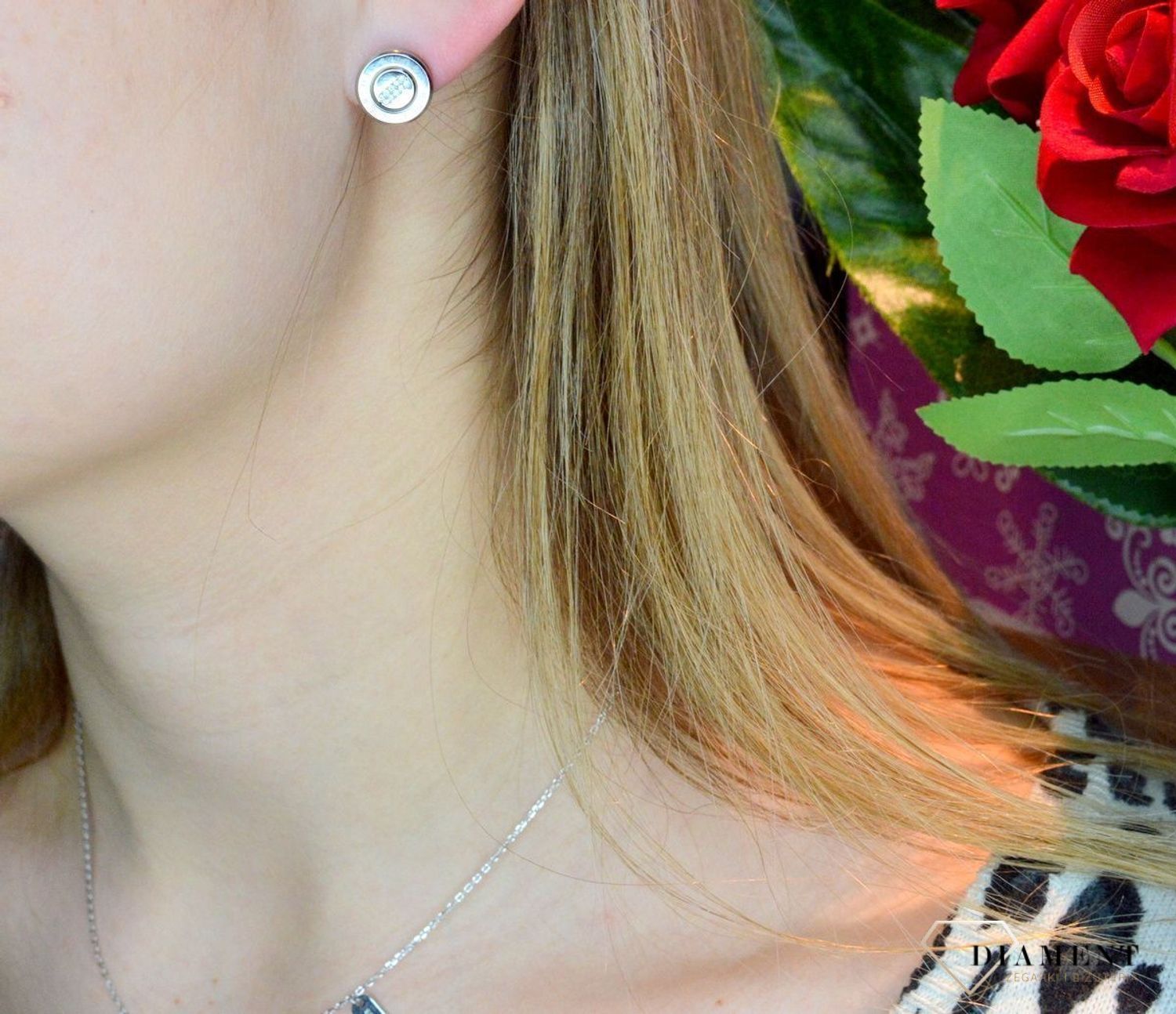 Kolczyki damskie stalowe Tommy Hilfiger 2780612. Kolczyki ze stali. Markowe kolczyki. Kolczyki damskie wkrętki. Kolczyki z tomiego. Prezent na walentynki. Na prezent dla żony..jpg