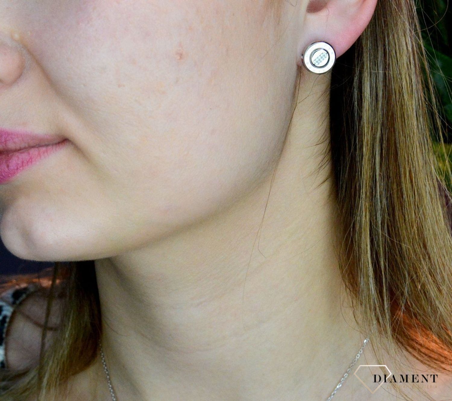 Kolczyki damskie stalowe Tommy Hilfiger 2780612. Kolczyki ze stali. Markowe kolczyki. Kolczyki damskie wkrętki. Kolczyki z tomiego. Prezent na walentynki. Na prezent dla żony..jpg