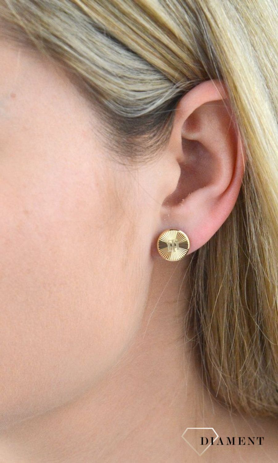 Kolczyki Tommy Hilfiger złota stal 2780649 okrągłe z logo marki.jpg