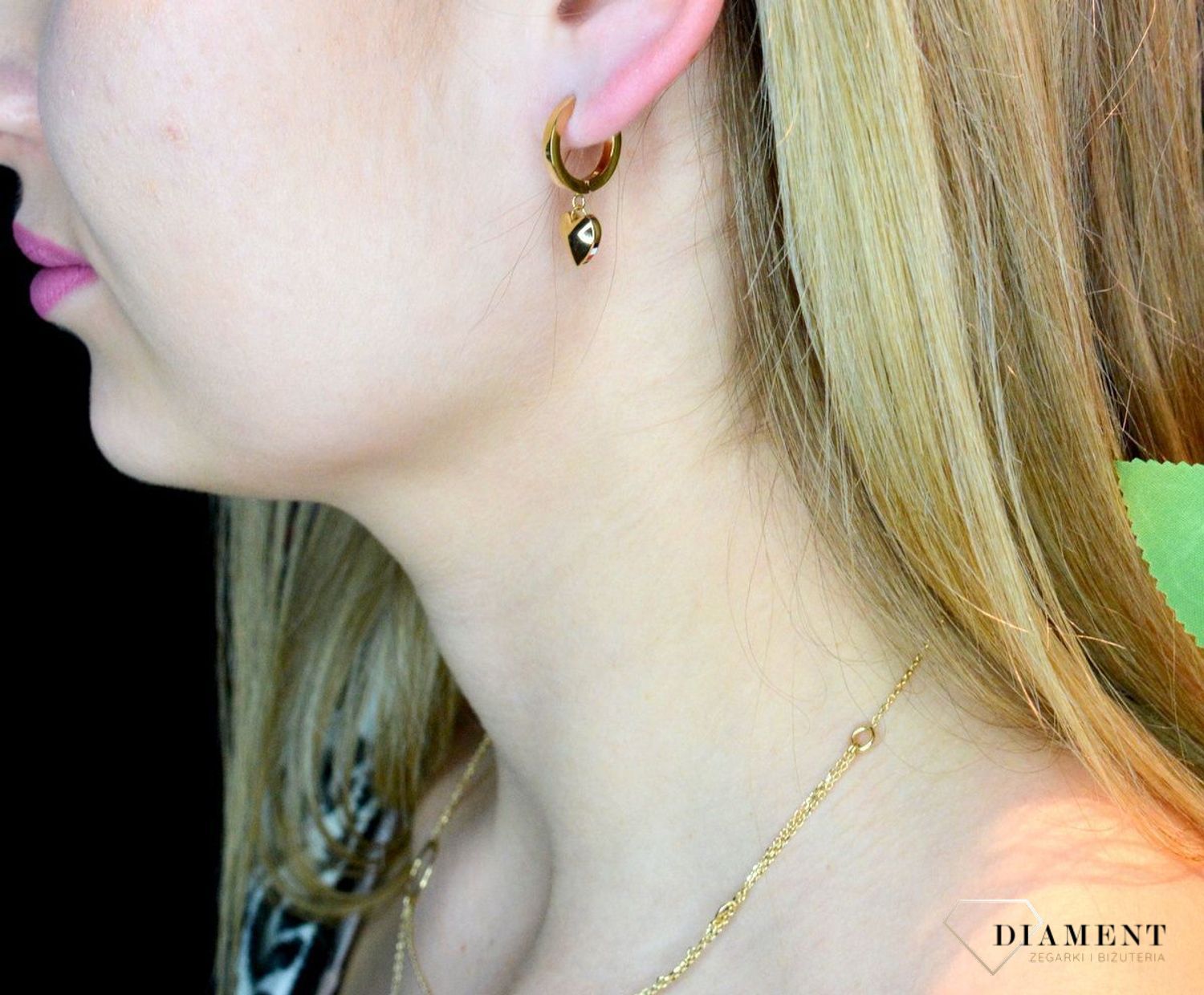 Kolczyki damskie wiszące serca Tommy Hilfiger stal 2780665. Kolczyki ze stali. Markowe kolczyki. Kolczyki damskie z sercem. Kolczyki z tomiego. Prezent na walentynki. Na prezent dla żony..jpg