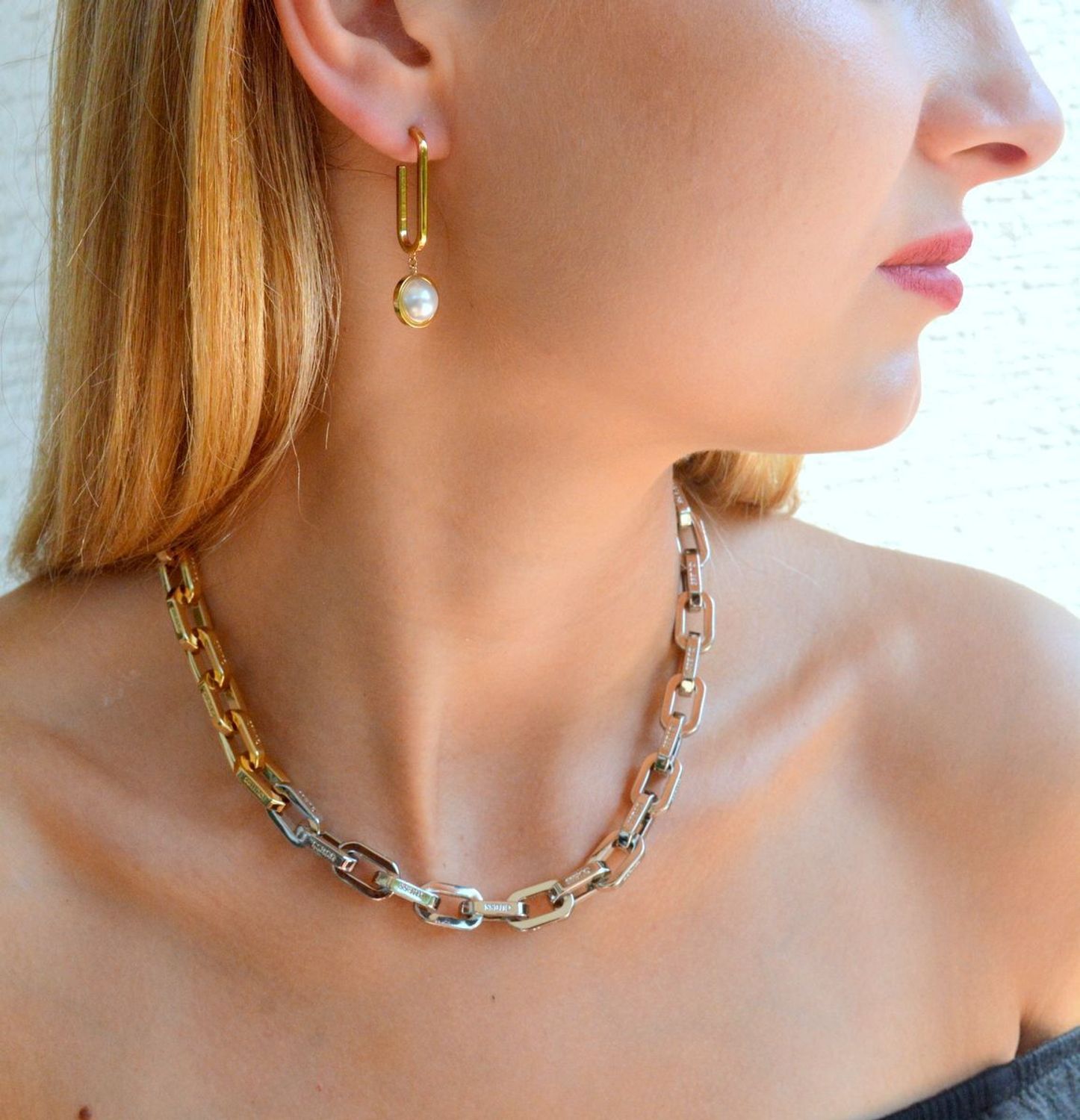 Złote kolczyki damskie Tommy Hilfiger z perełką 2780768.png