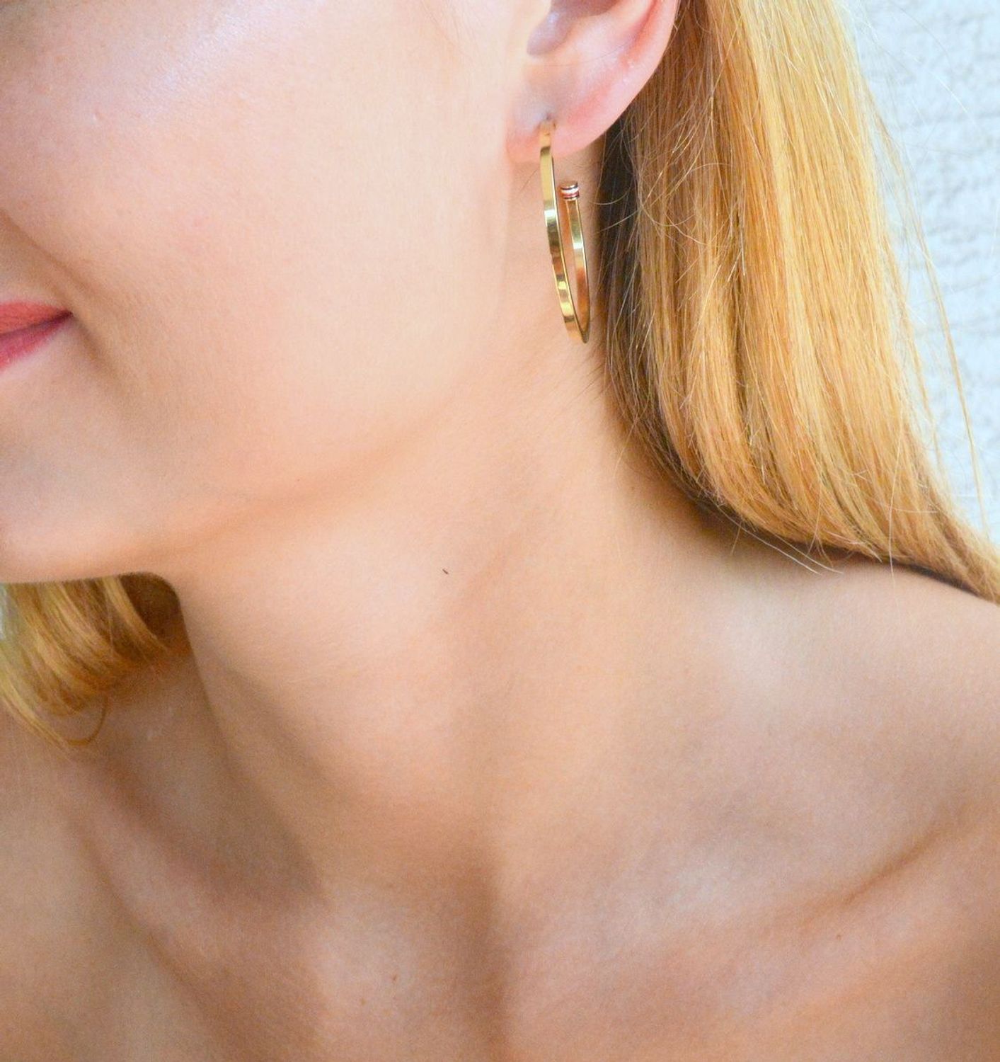 Złote kolczyki damskie Tommy Hilfiger koła 2780774.jpg