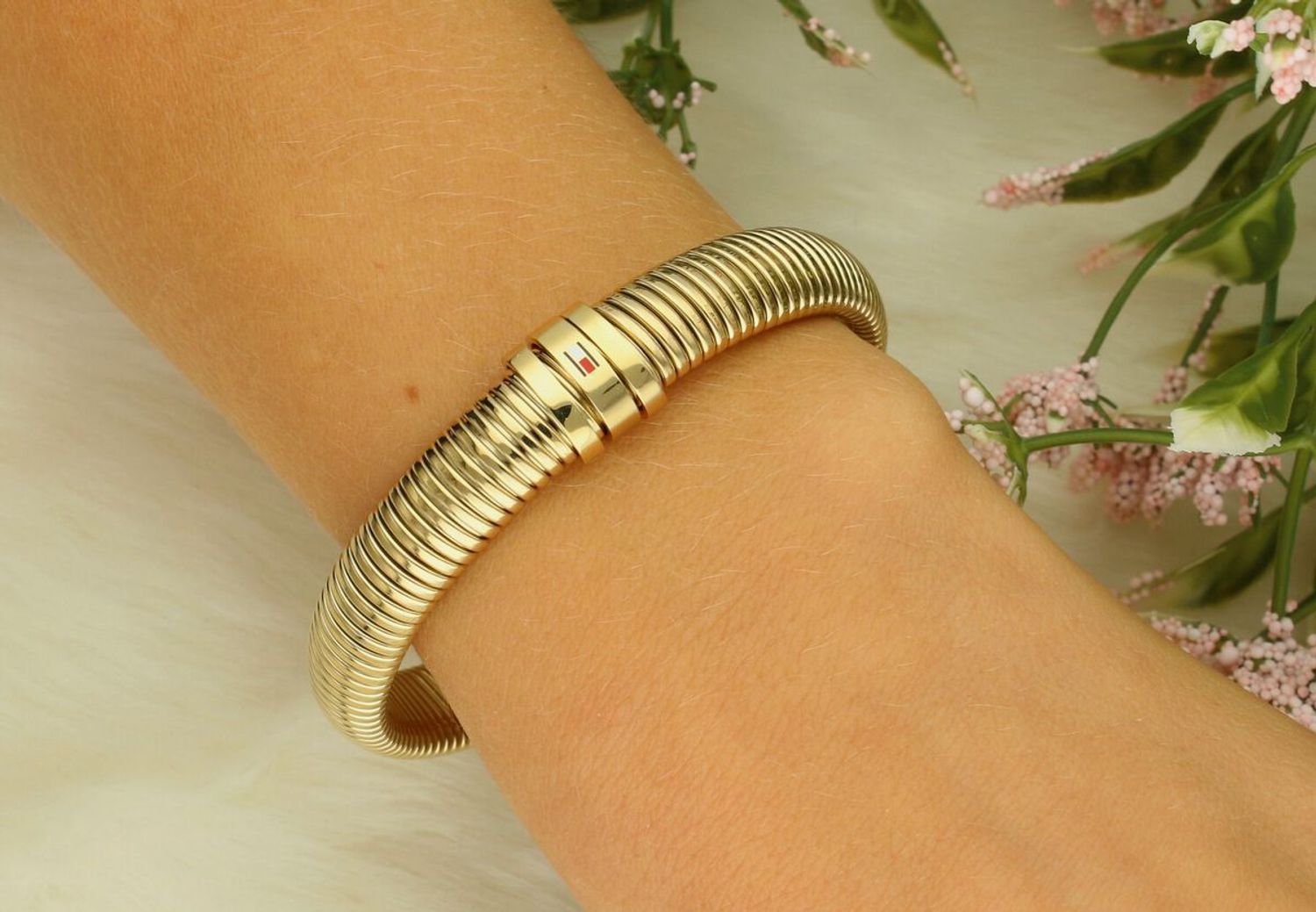 Bransoletka damska Tommy Hilfiger 2780995 złota stal szlachetna.jpg