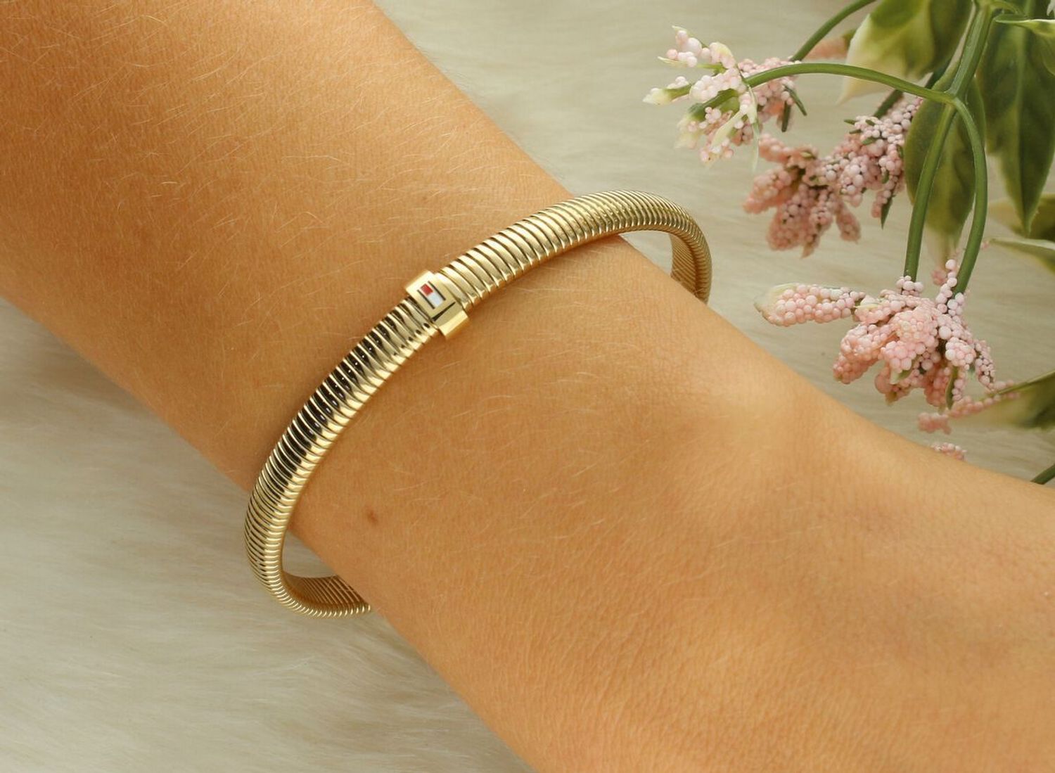 Bransoletka damska Tommy Hilfiger 2781005 złota stal szlachetna.jpg