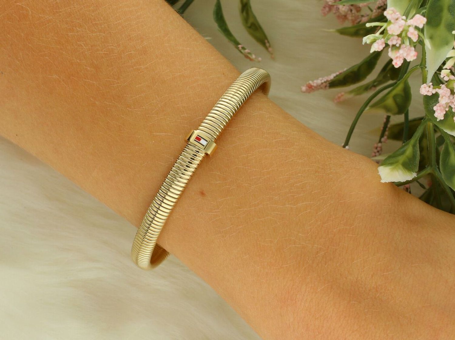 Bransoletka damska Tommy Hilfiger 2781005 złota stal szlachetna.jpg