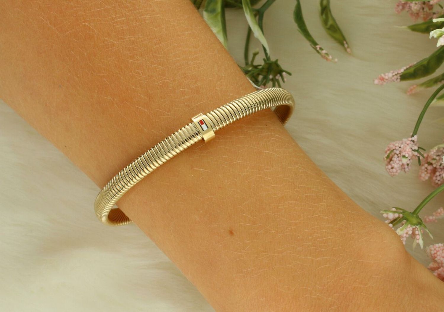 Bransoletka damska Tommy Hilfiger 2781005 złota stal szlachetna.jpg