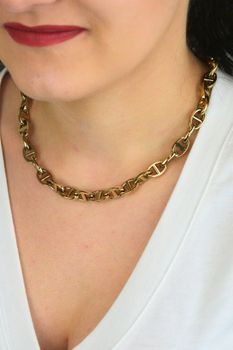 Naszyjnik damski Tommy Hilfiger 2781016 złoty spinacze stal 316Ldd (1).jpg