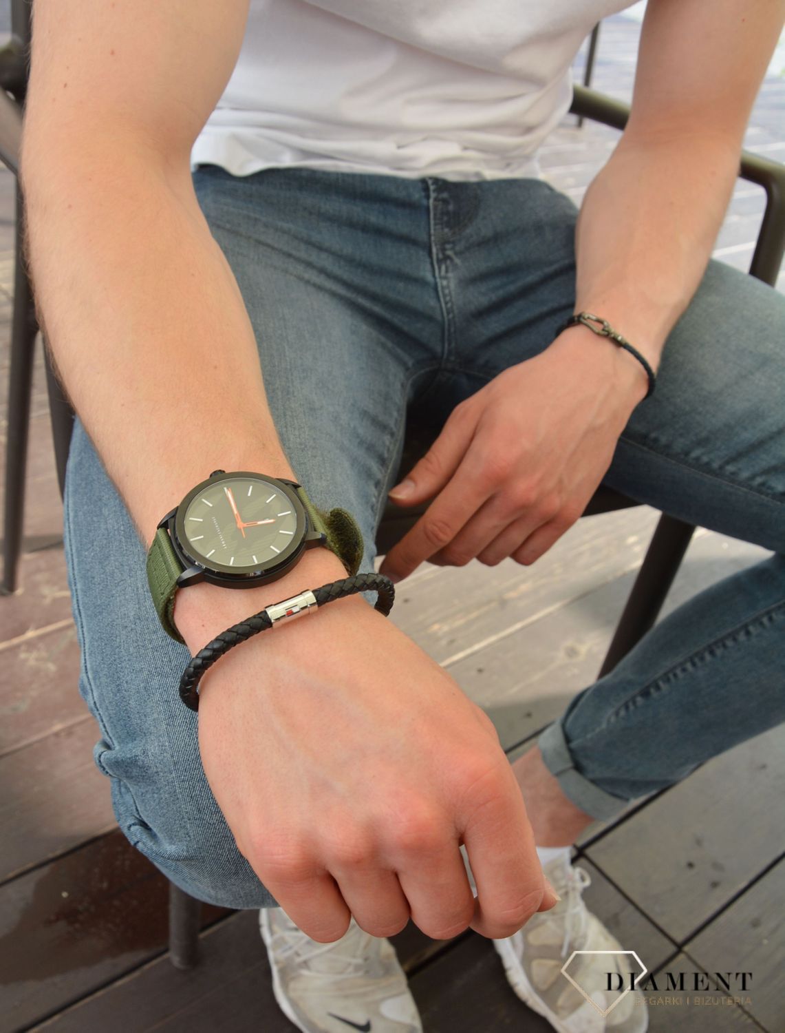 2790153 prezent dla faceta.jpg